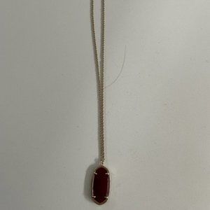 Short pendant Kendra Scott necklace in maroon